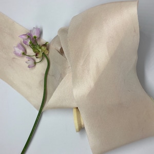 BLUSH handgeverfd zijden habotailint//plantdye//ecodyed//trouwlint//boeketlint//stylinglint//fotorekwisieten//cadeaulint//roze//perzik