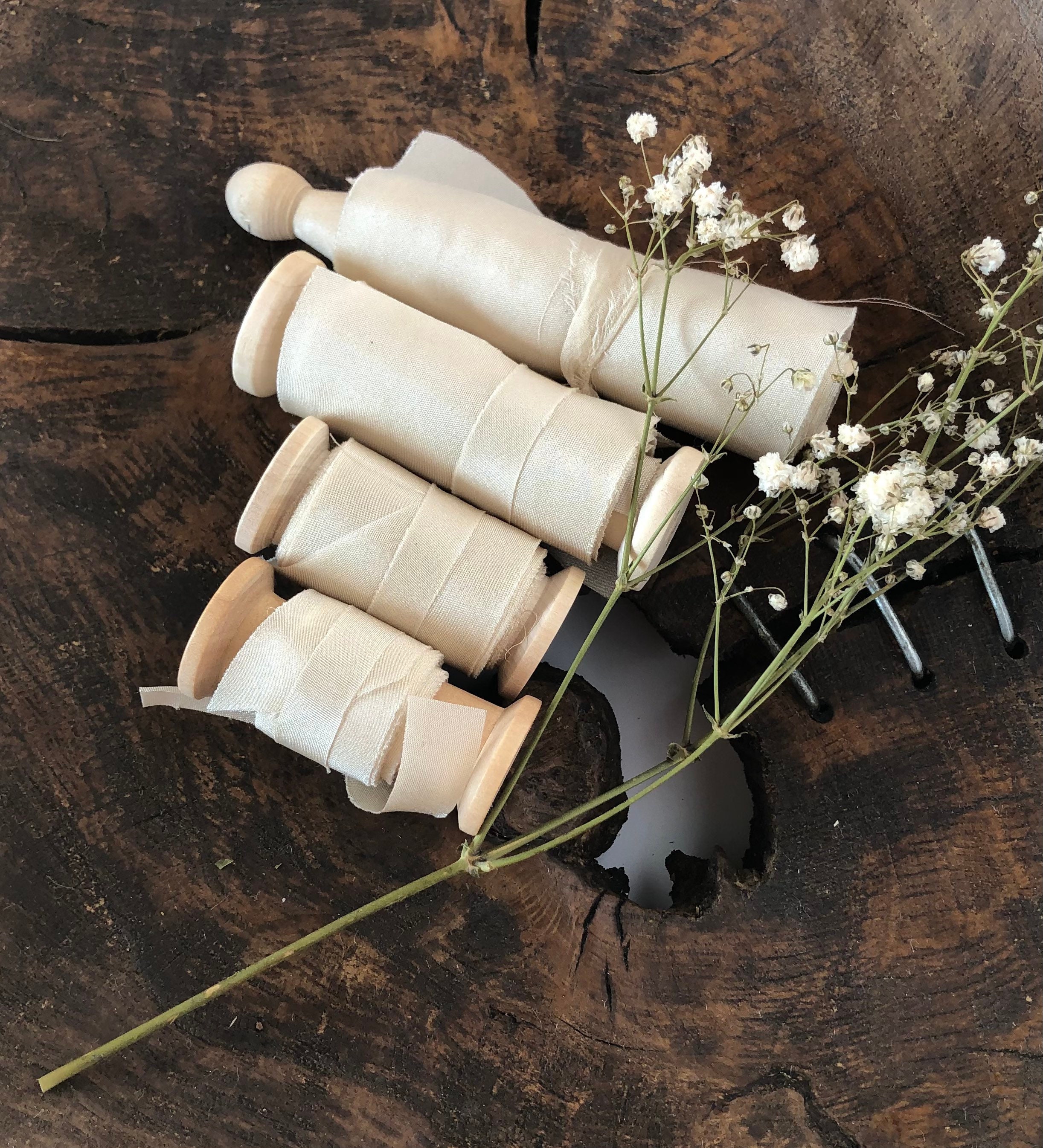 CHAMPAGNE hand dyed silk habotai ribbon//plant dyed//eco dyed//bridal ribbon//bouquet ribbon//styling//photo prop//gift ribbon//ivory//cream