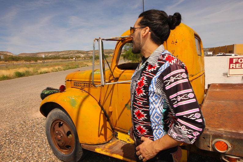 Vintage 90/'s Wrangler Cowboy Button Up Colorful Festival Fun Boho Western Aztec Pattern