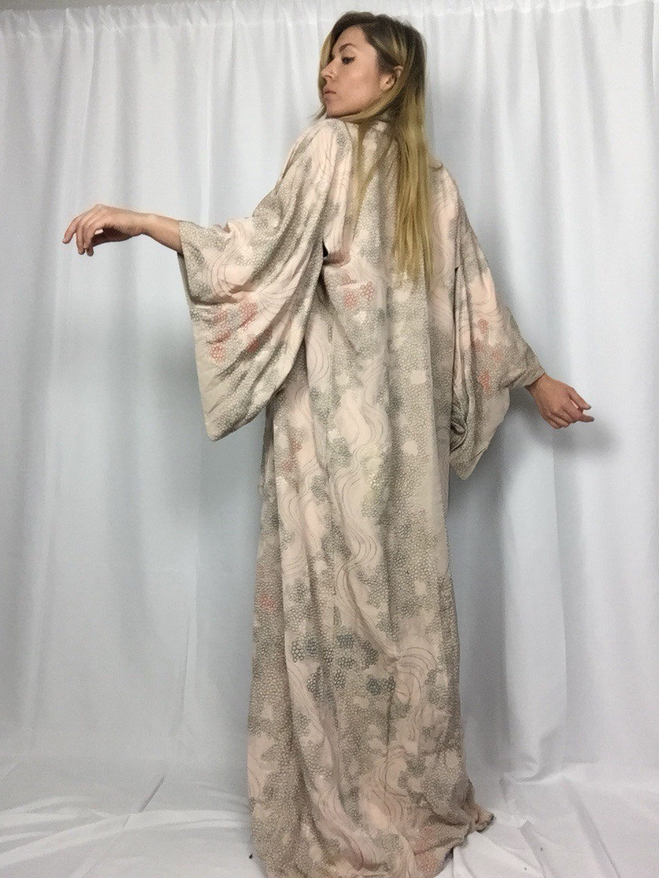 RESERVED Vintage Dusty Rose Pink Japanese 'Kimono' Metallic Silver