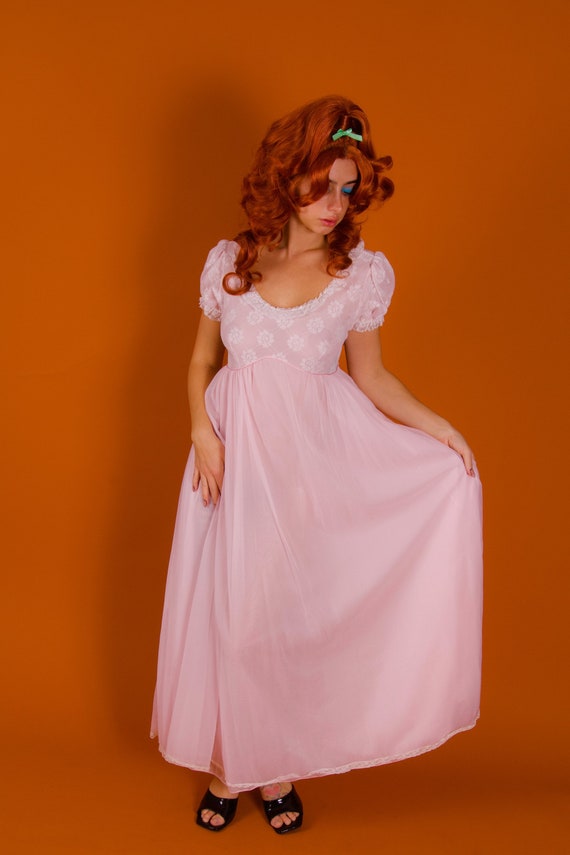 Vintage 1960's 'Lady Lovely' Pink and White Daisy Sheer Nightgown