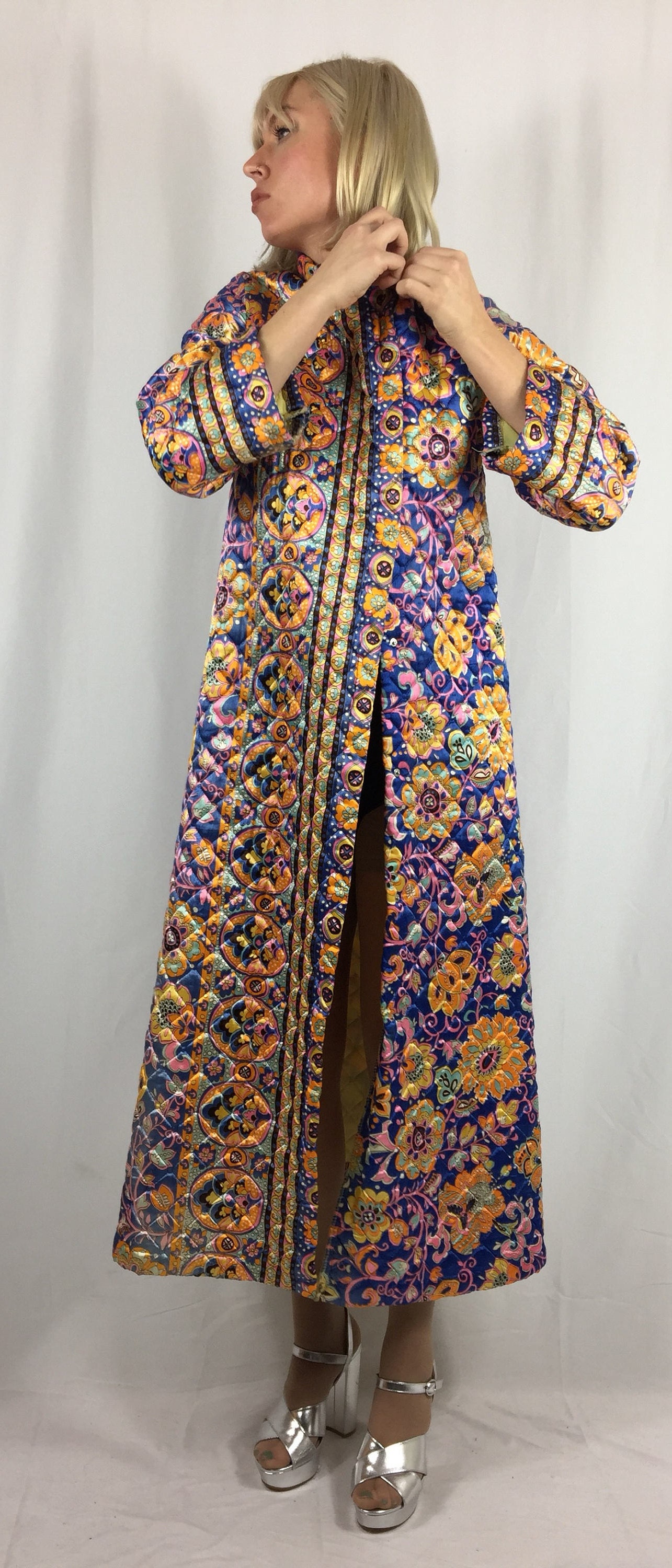 Vintage Psychedelic 1960's Satin Quilted House Robe Kaften Blue and