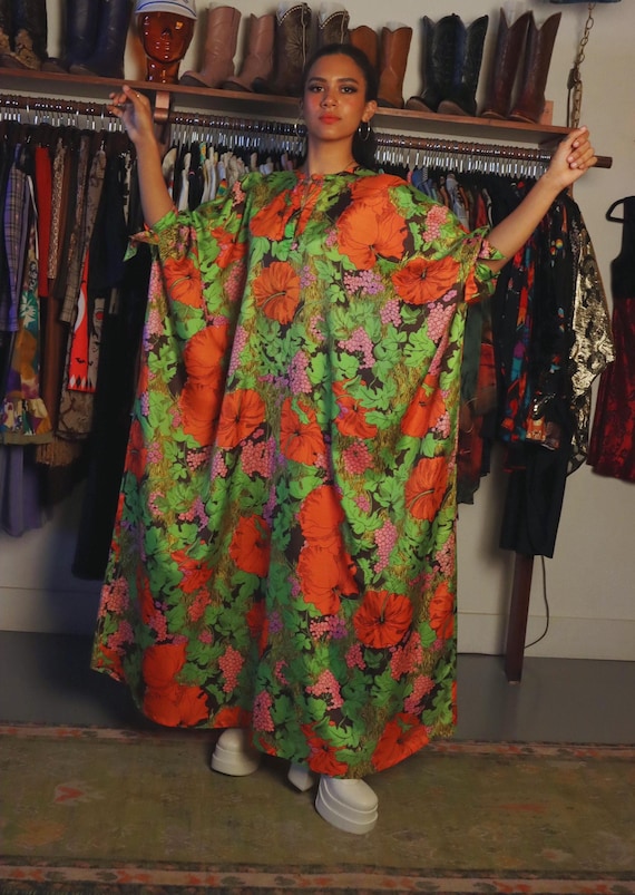Vintage 1960's Tropical Hibiscus and Grapes Gorgeous Caftan