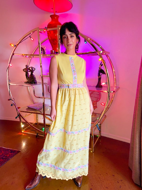 Vintage 1960's Pastel Yellow and Embroidered Floral Summer Dress