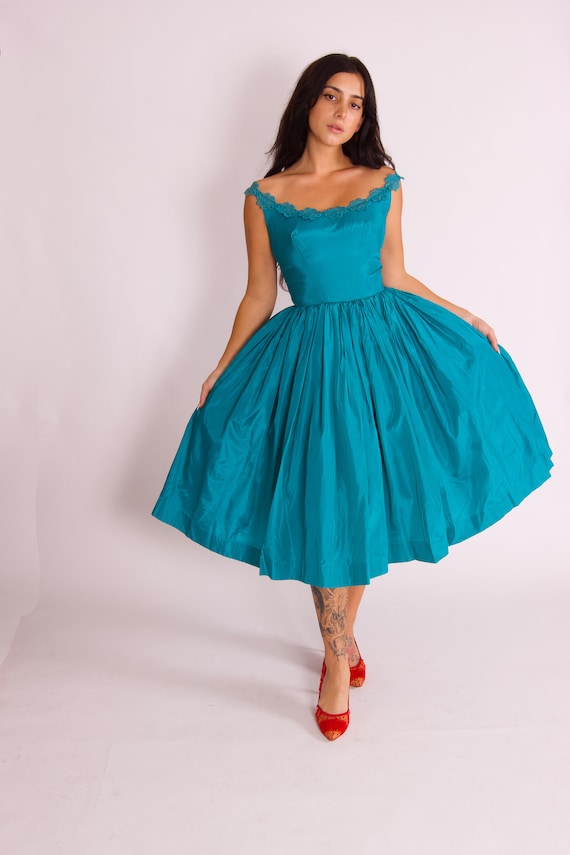 Vintage Timeless 1950 - 60's Blue Tulle Party Part