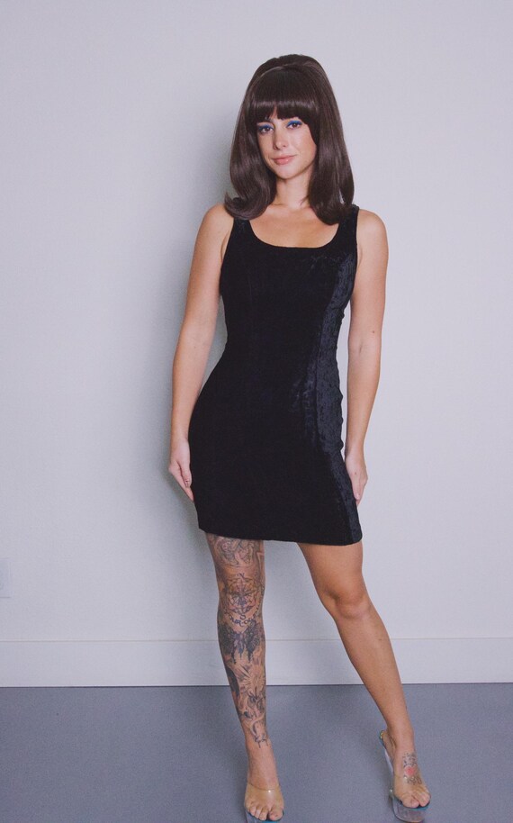 Simple Form-Fitting Black Mini Dress Simple Form-Fitting Black Mini Dress