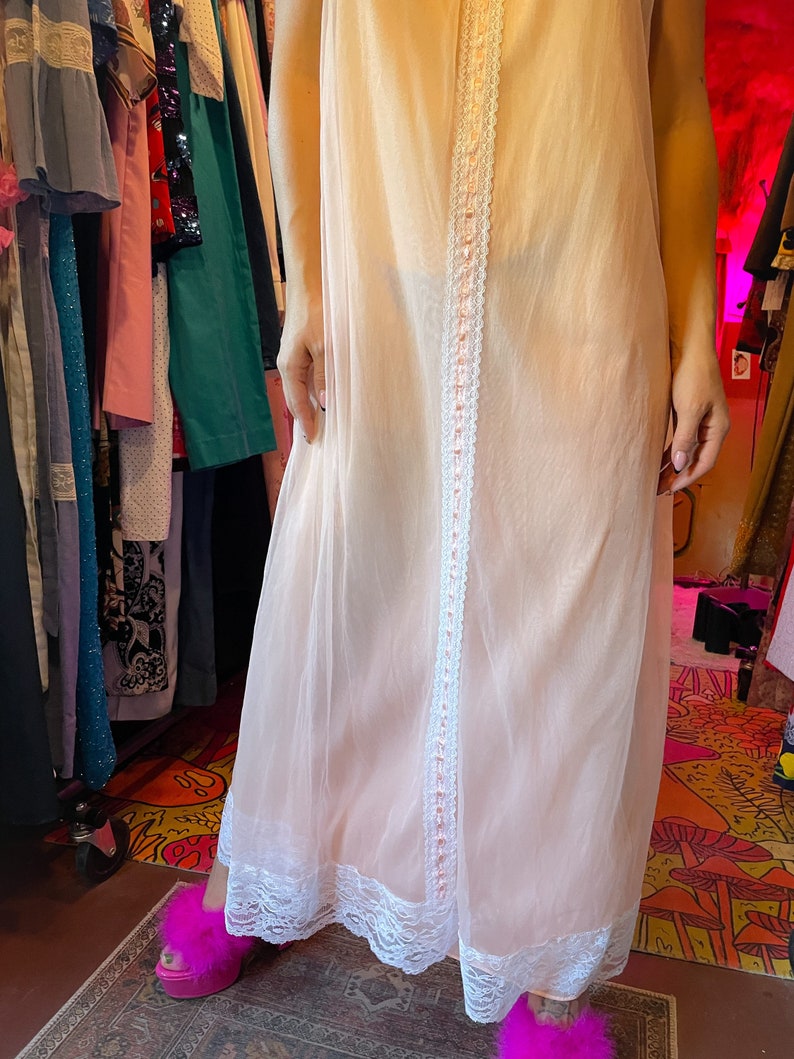 Vintage 1960's Dreamy Pale Peach Nightgown or Dress zdjęcie 4