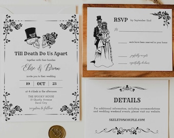 Puede incluir: Un conjunto de invitaciones de boda con temática gótica. La invitación principal presenta una pareja de calaveras y la frase "Till Death Do Us Apart". También se incluye una tarjeta de confirmación de asistencia y una tarjeta de detalles. El conjunto está decorado con diseños florales y el sitio web SKELETONCOUPLE.COM.
