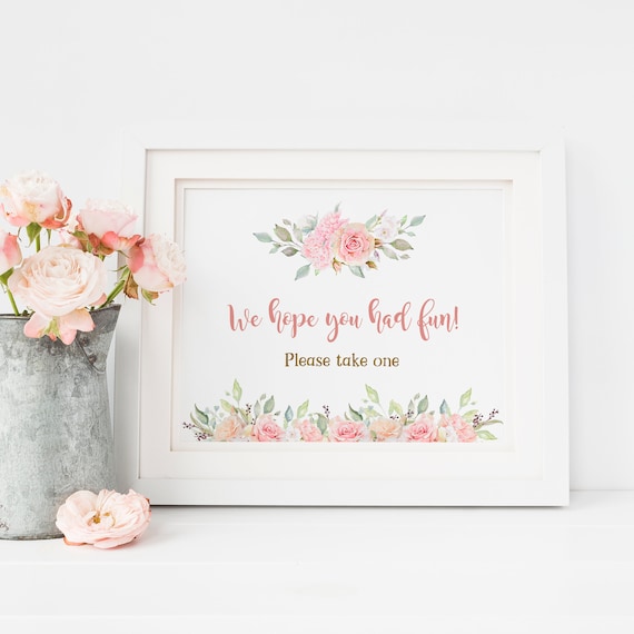 baby shower favor table