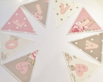 Gepersonaliseerde naam stoffen vlaggenlijn, slinger, nieuwe baby, cadeau, handgemaakte aangepaste banner, gepersonaliseerd, kamerdecor, verjaardag beige roze ivoor