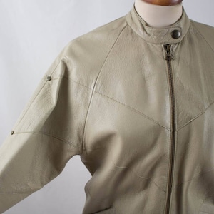 80 s veste en cuir, blouson, blouson beige, des années 80 en cuir Bombardier, tige en cuir, poches en cuir, veste en cuir souple, fabriqué en Italie