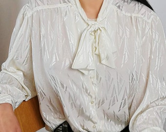 White Blouse, Vintage 80s, 1980s Top, White Shirt, Wide Sleeves, Satin Blouse, Bow Shirt, Size Large