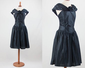 1980's vintage dress, black frills dress, elegant, cocktail dress, pouf dress, eigthies vintage dress, party dress, elastic, size S M
