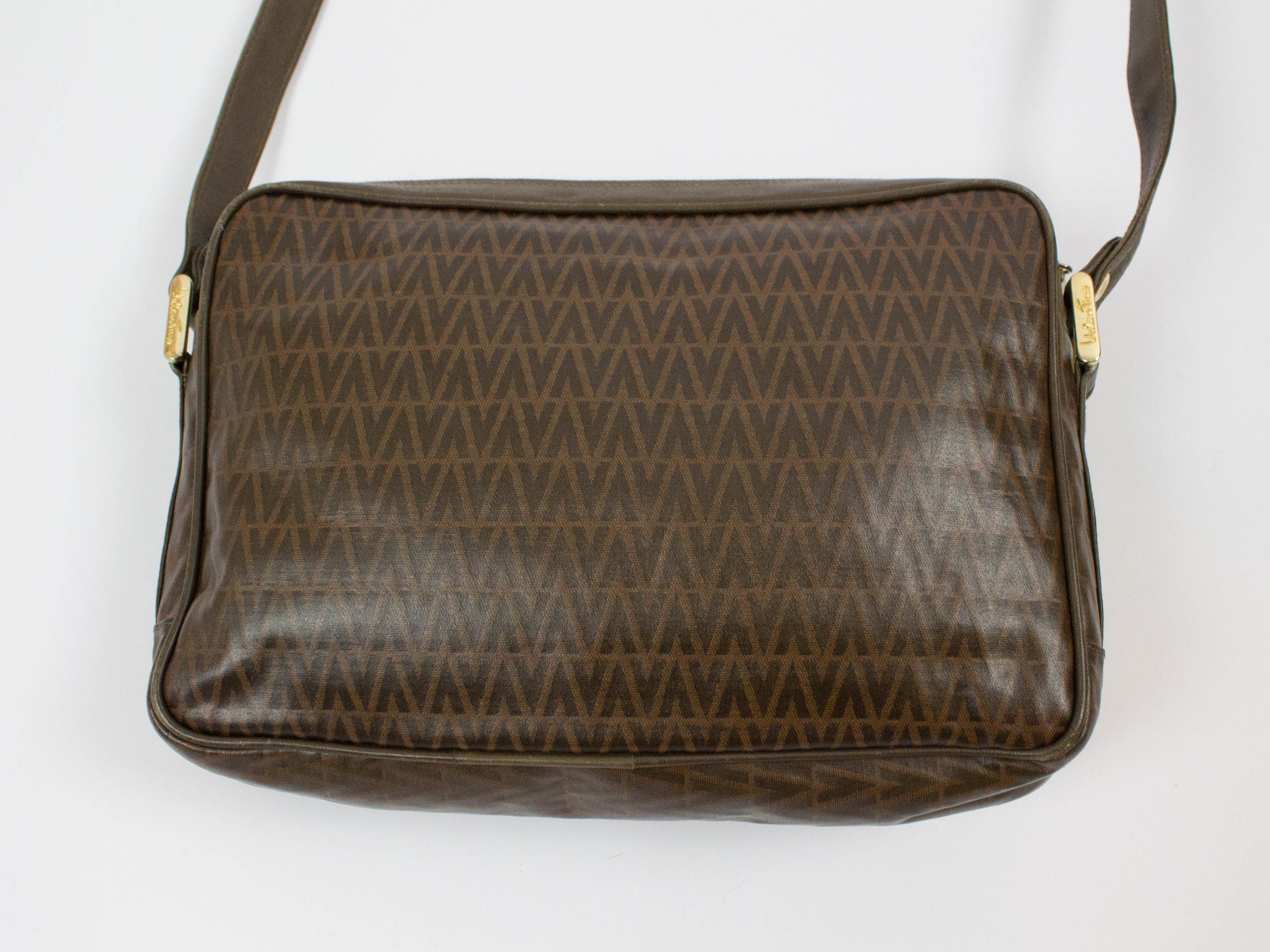Vintage Mario Valentino, Brown V Logo Pattern, Brown Color, Monogram 80s, Crossbody Bag, Italian Design, Made in Italy, Vinyl Bag, Zipped - Etsy Vintage Mario Valentino, Brown V Logo Pattern, Brown Color, Monogram 80s, Crossbody Bag, Italian Design, Made in Italy, Vinyl Bag, Zipped - Etsy