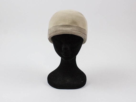 50s Vintage Hat, beige Color, Wool Material, Pill… - image 1