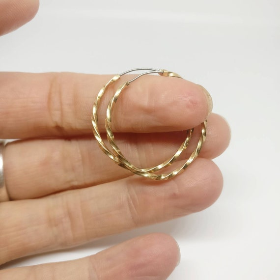 1980s gold tone twist hoop earrings