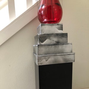 Pyramid Style Silver / Black Wood Pedestal - Flow Art Design - Decorative Distressed Vintage Wooden Modern Art Stand Display Side Table