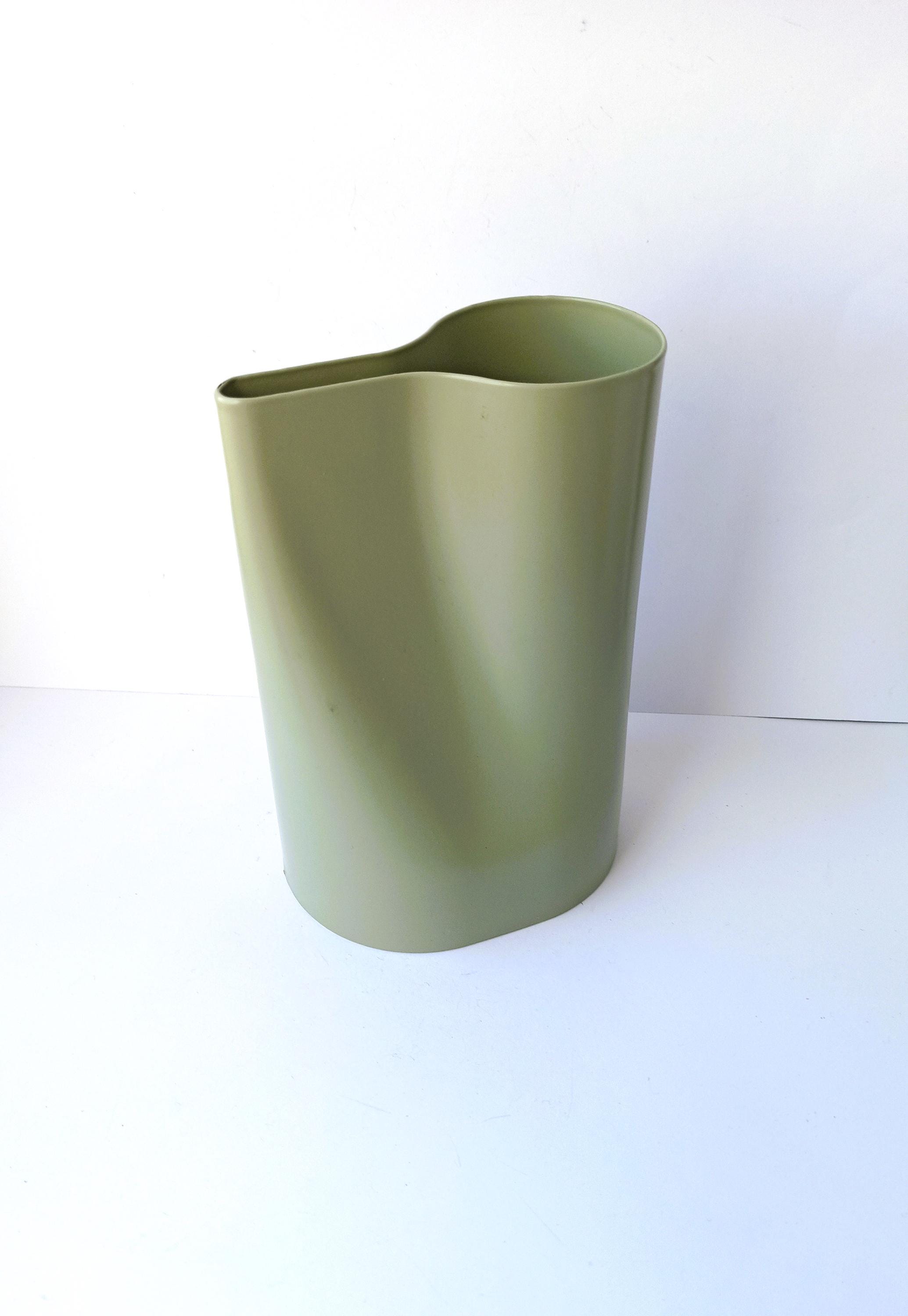 ビンテージIKEAのじょうろ/花瓶、花の手入れ、家庭と庭の装飾 - Etsy 日本