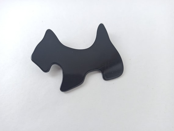 Vinage Plastic Brooch 
