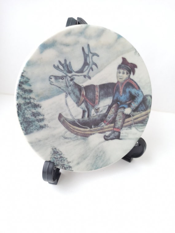 Arabia Finland Wandbord Nr 25 Reindeer Herdsman and Sledge by