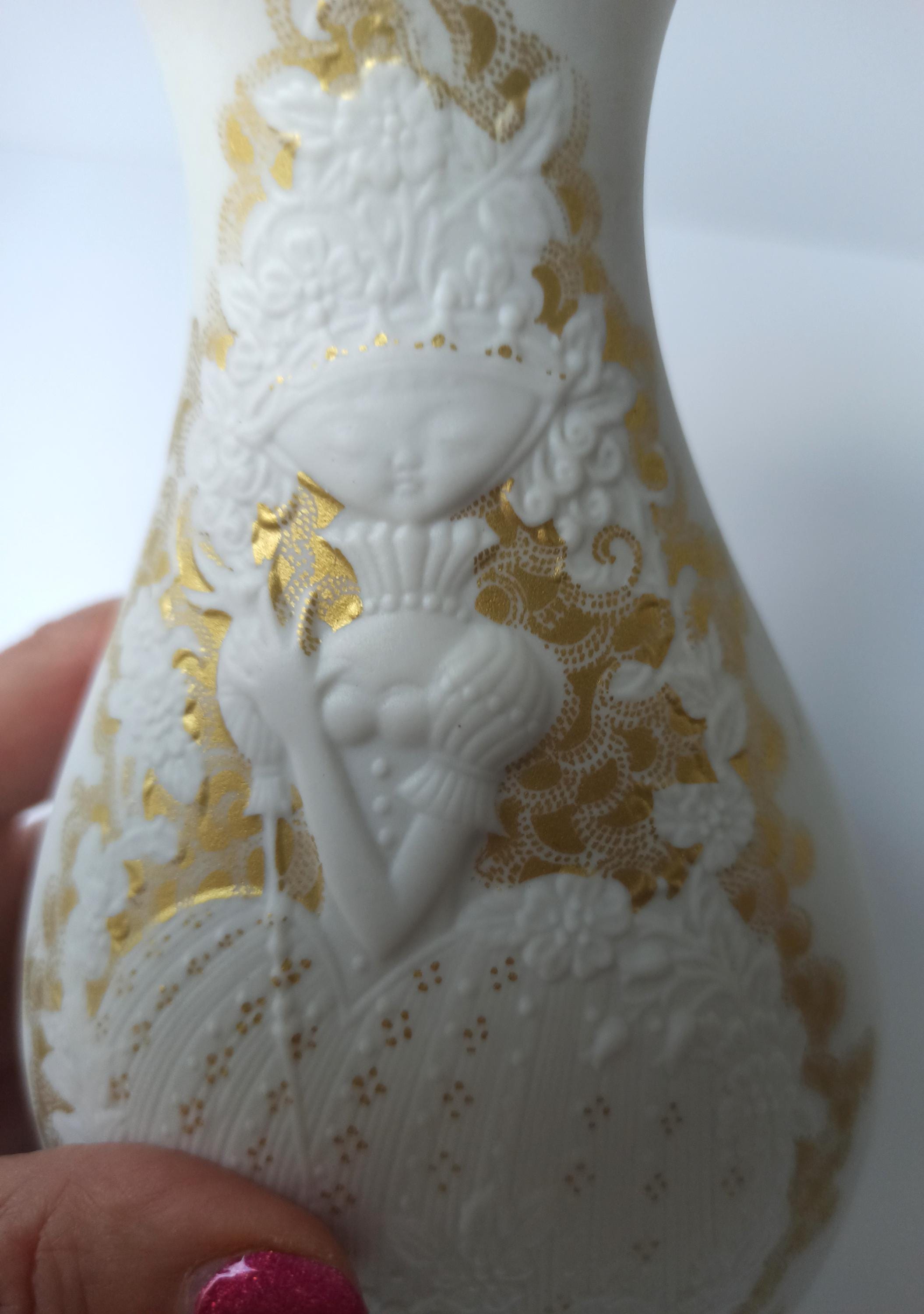 Vintage KAISER VASE, POTTERY, by Manfred Frey Rhapsodie, White