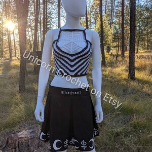 Handgemachtes Crochet Spinnennetz Crop Top - Anpassbares Design für TikTok Trendsetter