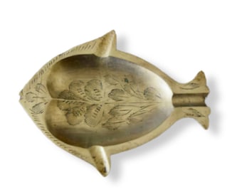 Brass Fish Ash Tray/ Small Fish tray/ Brass Catch All Dish/ Vintage Brass Fish Tray/ Fish Ashtray/ Brass Trinket Dish/ Nautical Decor
