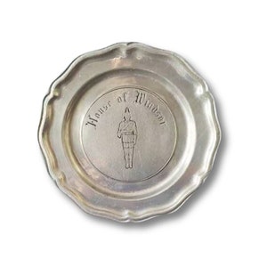 Wilton Columbia Pewter Plate House of Windsor Castle Guard