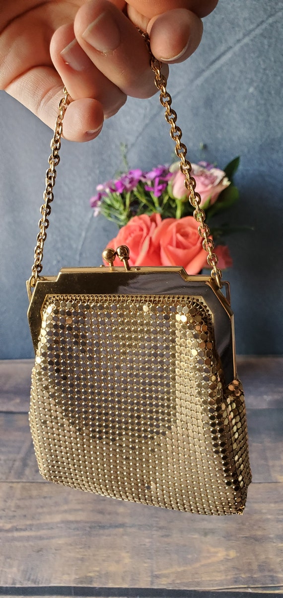 Whiting and Davis Gold Mesh Coin Purse/ Kiss Lock/