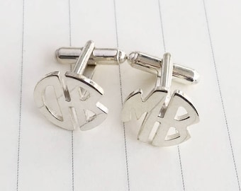 Bruidegom initialen manchetknopen, gepersonaliseerde manchetknopen, manchetknopen met twee letters monogram, bruiloft manchetknopen, twee initialen manchetknopen, bruidegom cadeau van de bruid