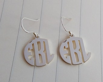 Custom Single earring,Circle Monogram Earrings,Personalized Monogram Earrings,Custom Stud Earrings,Monogram Stud Earrings,Initial Earrings