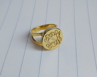 Gouden monogramring, monogram ring initiaal, gepersonaliseerde monogram ring, ring met 3 initiaal monogram, aangepaste ring, huwelijkscadeau