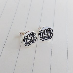 Brincos de monograma personalizados, brincos de pino de monograma de prata, brincos de monograma personalizados com qualquer inicial, brincos de pino de 3 iniciais, presente de Natal