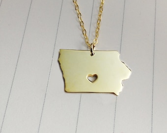 IA State Necklace,Iowa State Charm Necklace,Gold Iowa State Necklace,State Shaped Necklace  With A Heart