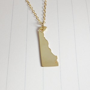 Gold Delaware State Necklace,DE State Necklace,Delaware State Charm Necklace,State Shaped Necklace  With A Heart