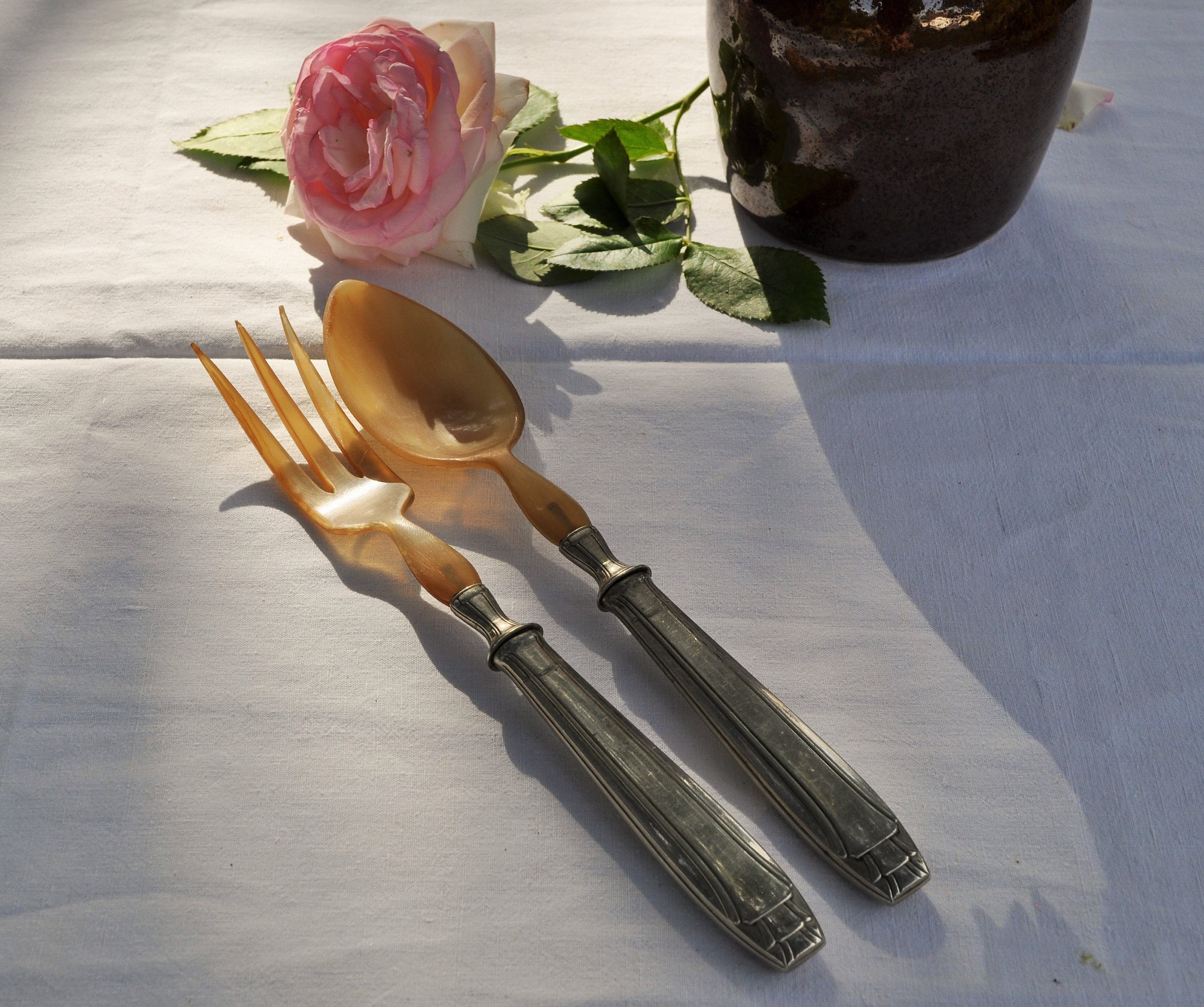 Français Les Serveurs de Salade Art Déco Horn et Poignées en Métal Argenté/Couverts Vintage