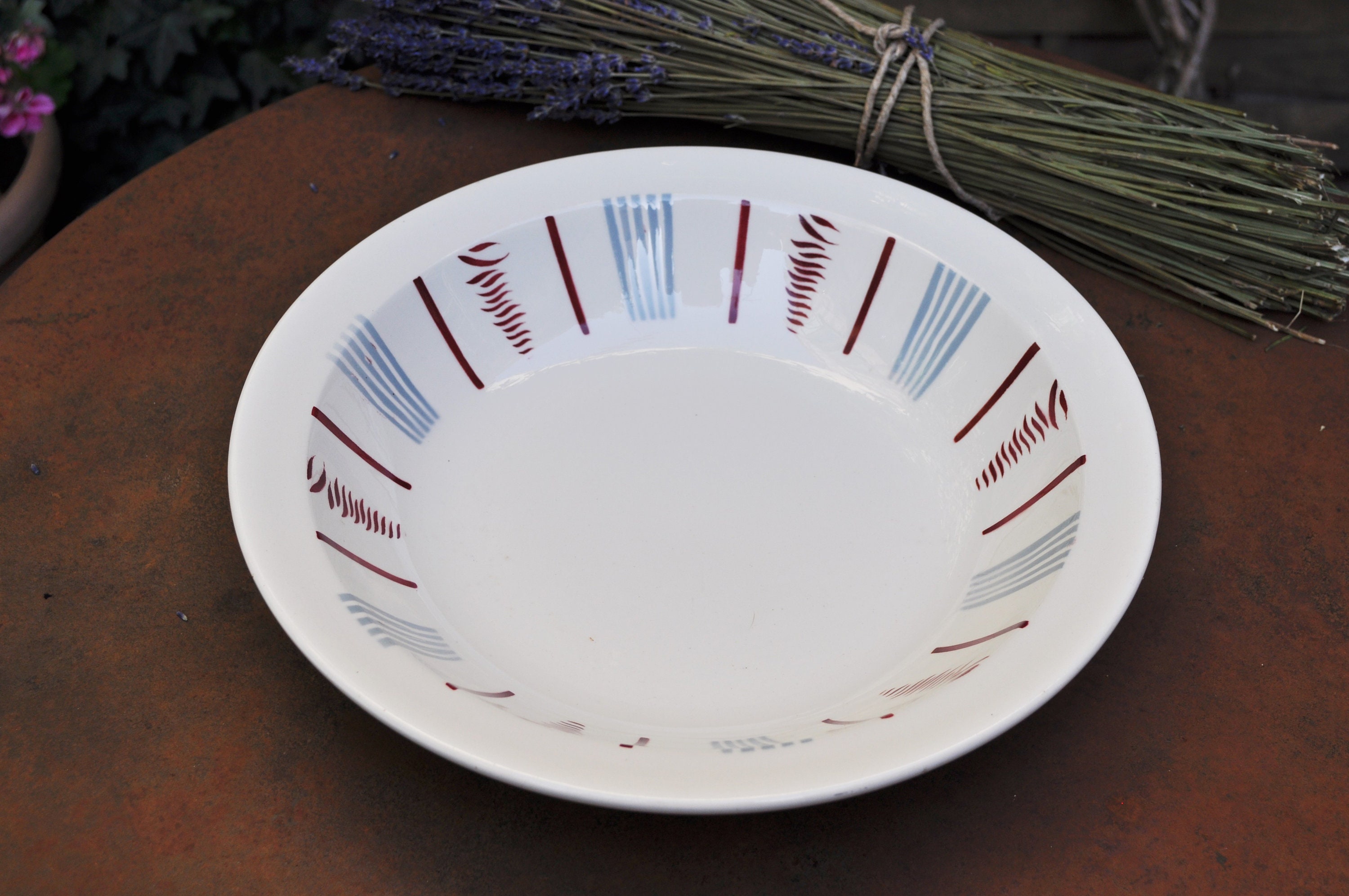 Vintage Français Round Hollow Serving Dish Blue White Red Digoin Sarreguemines