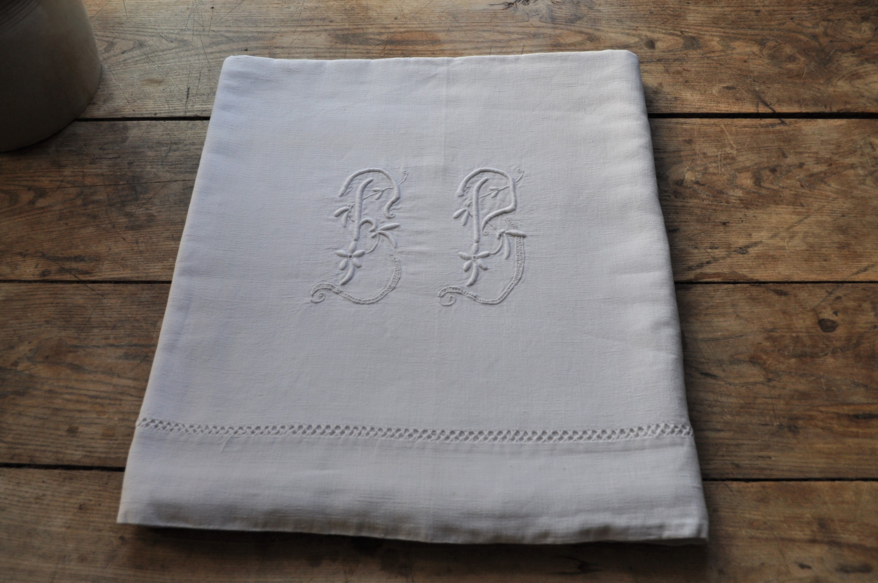 Feuille Ancienne Français Metis avec Monogramme P Fait à La Main et Broderies/Largeur 202 cm X Longu