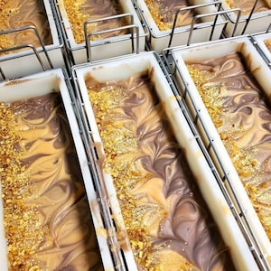 Frankincense & Myrrh Handmade Soap – Vegan Cold Process Bar with Shea Butter, Holiday Scent, Unisex imagem 9