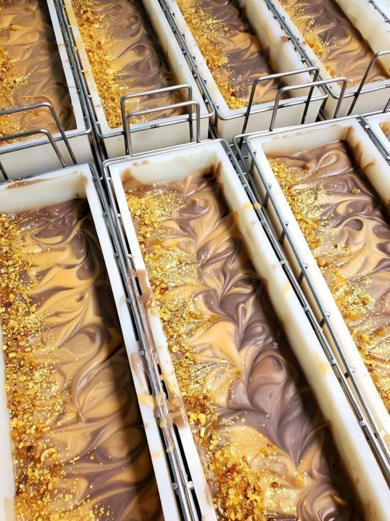 Frankincense & Myrrh Handmade Soap – Vegan Cold Process Bar with Shea Butter, Holiday Scent, Unisex imagem 9