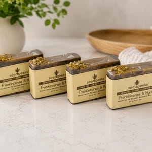 Frankincense & Myrrh Handmade Soap – Vegan Cold Process Bar with Shea Butter, Holiday Scent, Unisex imagem 4
