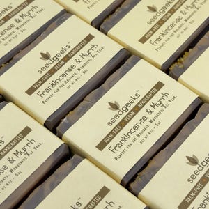 Frankincense & Myrrh Handmade Soap – Vegan Cold Process Bar with Shea Butter, Holiday Scent, Unisex imagem 7