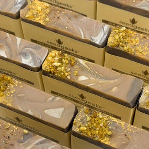 Frankincense & Myrrh Handmade Soap – Vegan Cold Process Bar with Shea Butter, Holiday Scent, Unisex imagem 8
