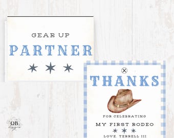 Könnte beinhalten: Eine blaue und weiße Dankeskarte mit blauem Gingham-Muster. Die Karte zeigt einen Cowboyhut und den Text "Danke, dass du mein erstes Rodeo gefeiert hast. Liebe, Terrell III."