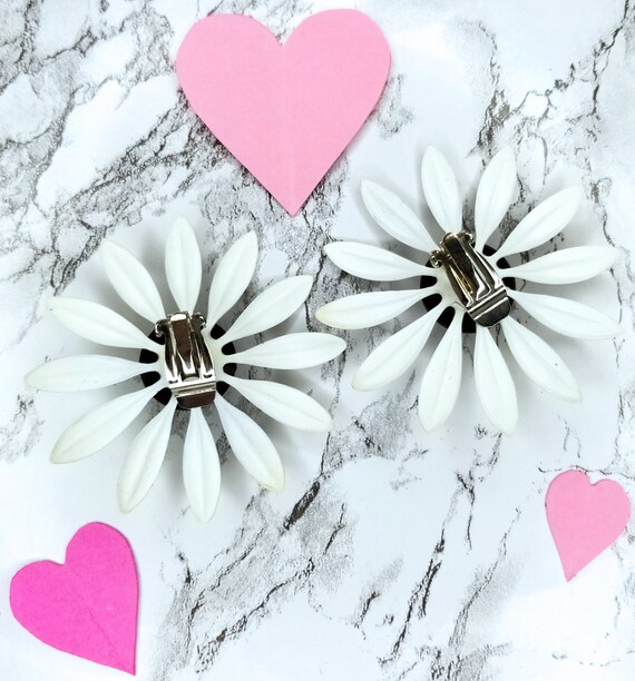 60s/70s Giant Black and White Daisy Clip-On Earri… - image 2