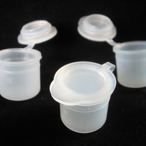 3.5ml Mini Plastic Paint Pots - Refillable Ink/Glue/Dyes/Enamel/Sample/Tester - Artist Art and Craft Sample Containers - Hinged Flip Top Lid