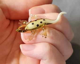 Mini One Inch Glass Gecko - Cute Little Handmade Glass Animal - Miniature Figurine Gift - Lizard Lover's Small Novelty Desk Trinket Ornament