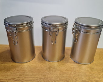 CLEARANCE SECONDS Kitchen Storage Canisters with Clip Lid - Set of 3 Silver Airtight Tins 600ml - Tea Coffee Sugar Biscuits - Metal Tinplate