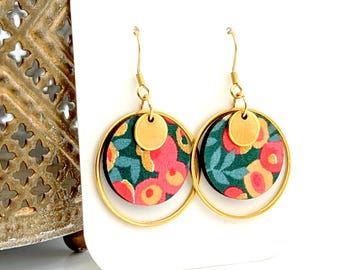 Boucles d'oreilles en bois et tissu Liberty boho chic vert rouge et or pour femme