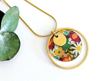 Collier pendentif fleuri jaune vert et or pour femme, bijou bohème chic, artisanal, cadeau pour elle, bijoux fantaisie femme fait main